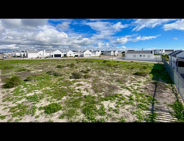 654M² VACANT LAND FOR SALE IN LAAIPLEK